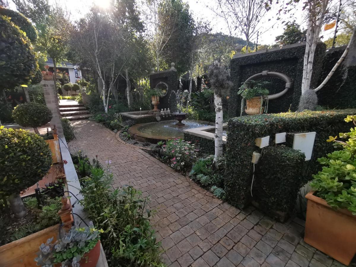 At 98 On Lynburn Guest House Pretoria-Noord Exteriér fotografie