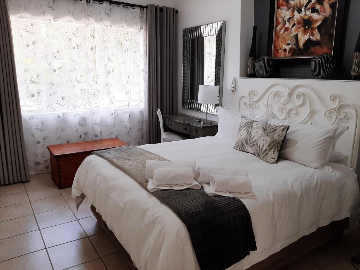 At 98 On Lynburn Guest House Pretoria-Noord Exteriér fotografie