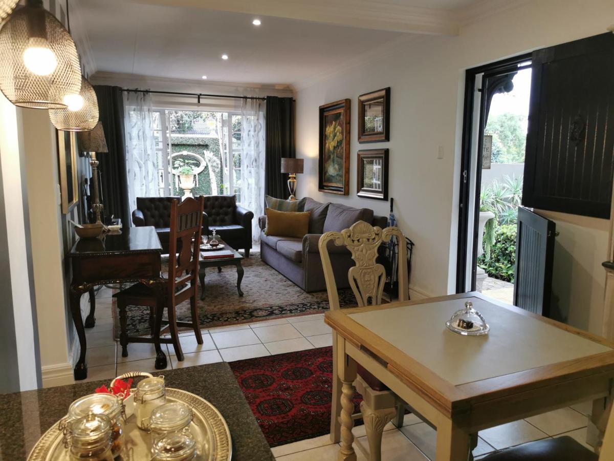 At 98 On Lynburn Guest House Pretoria-Noord Exteriér fotografie