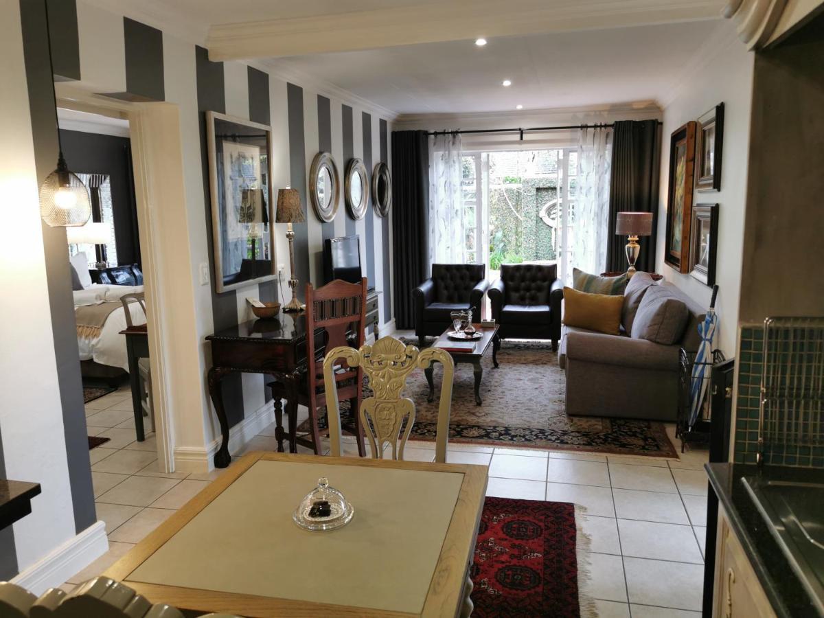 At 98 On Lynburn Guest House Pretoria-Noord Exteriér fotografie