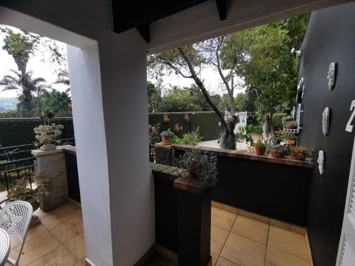 At 98 On Lynburn Guest House Pretoria-Noord Exteriér fotografie