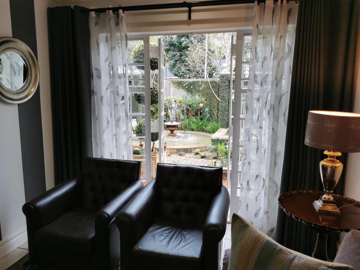 At 98 On Lynburn Guest House Pretoria-Noord Exteriér fotografie